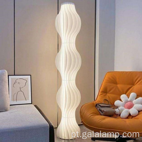 Candeeiro de pé nórdico moderno Wavy Cocoon